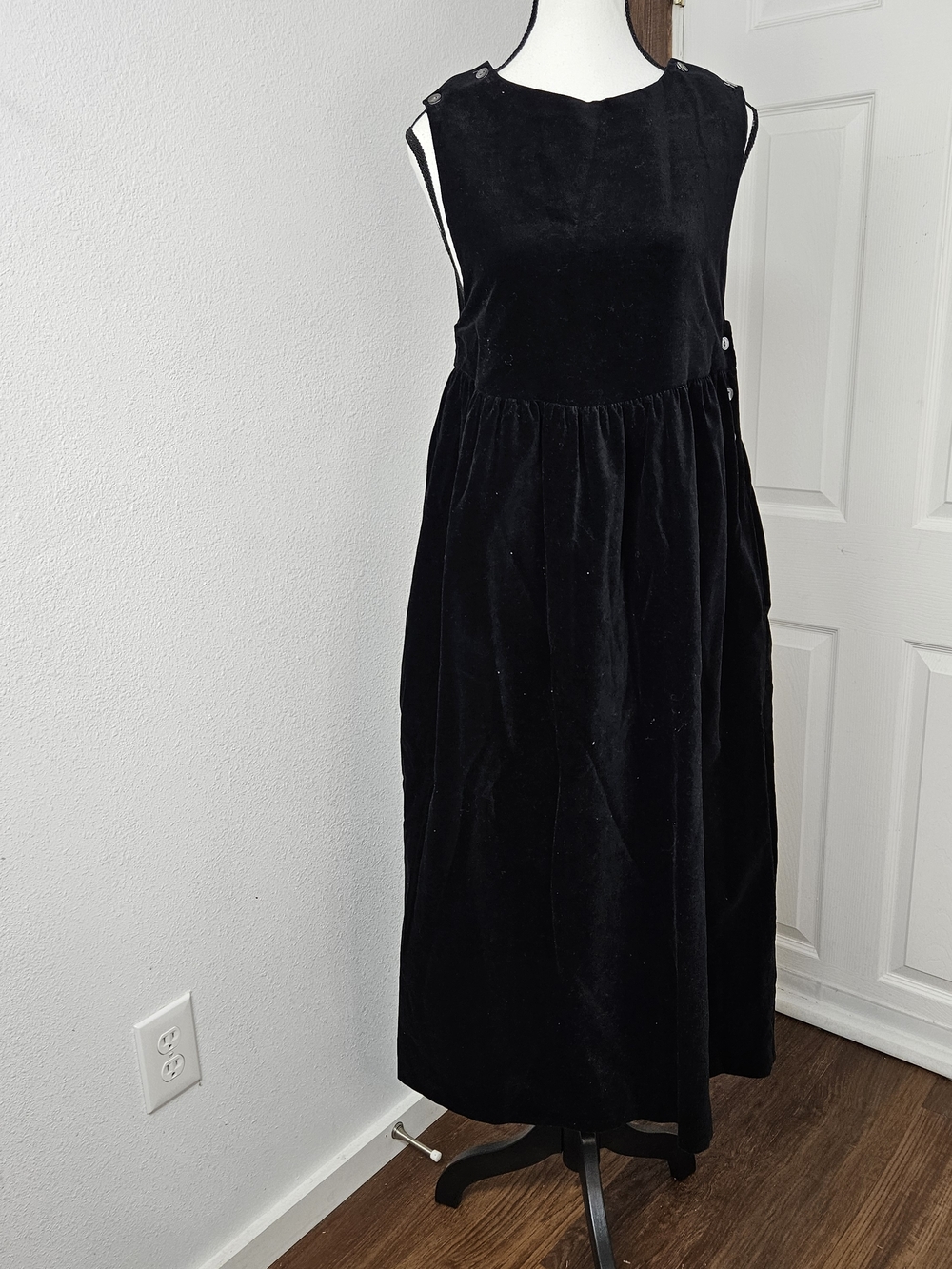 Vintage Laura Ashley Black Velvet Sleeveless Midi Dress Size US 8